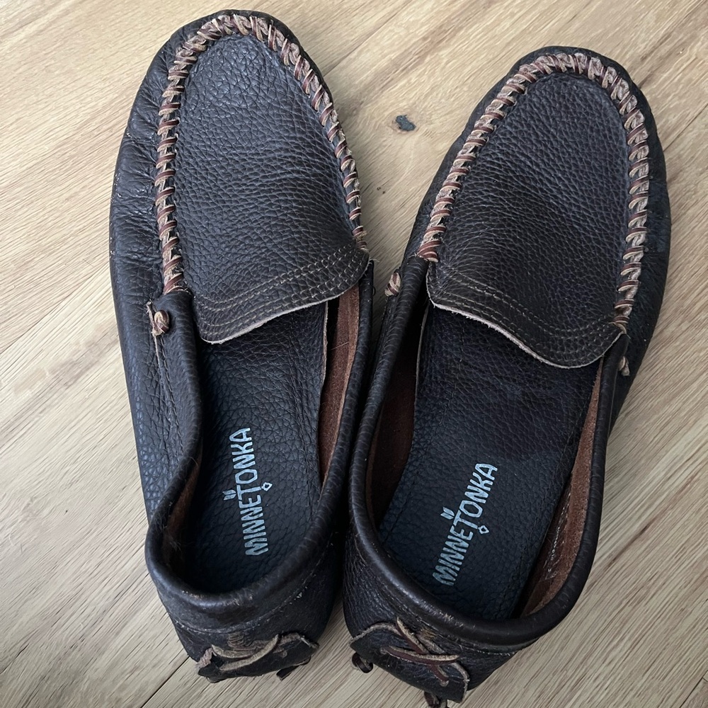 Minnetonka Men's Black Leather Moccasins